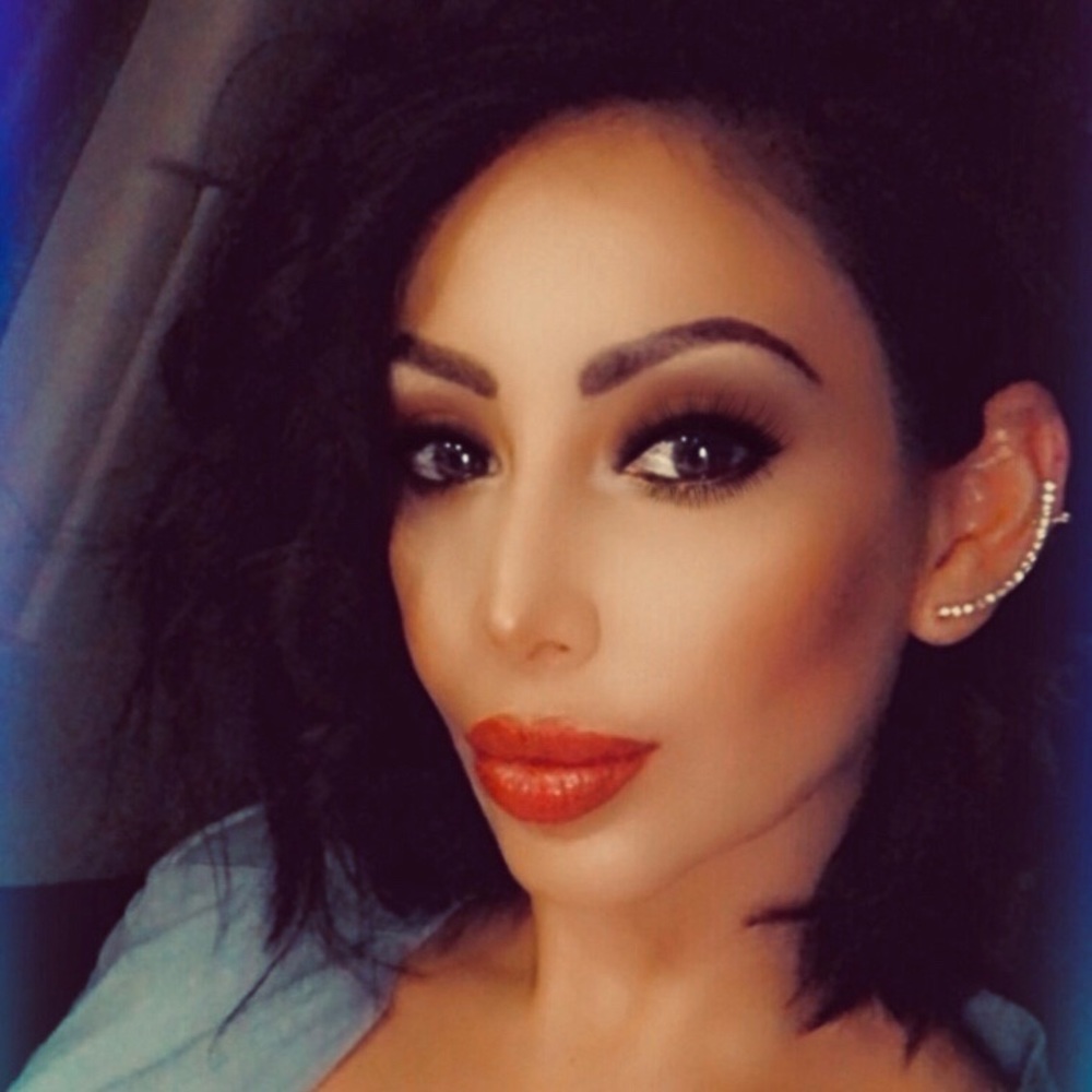 Meet your Posher, Victoria